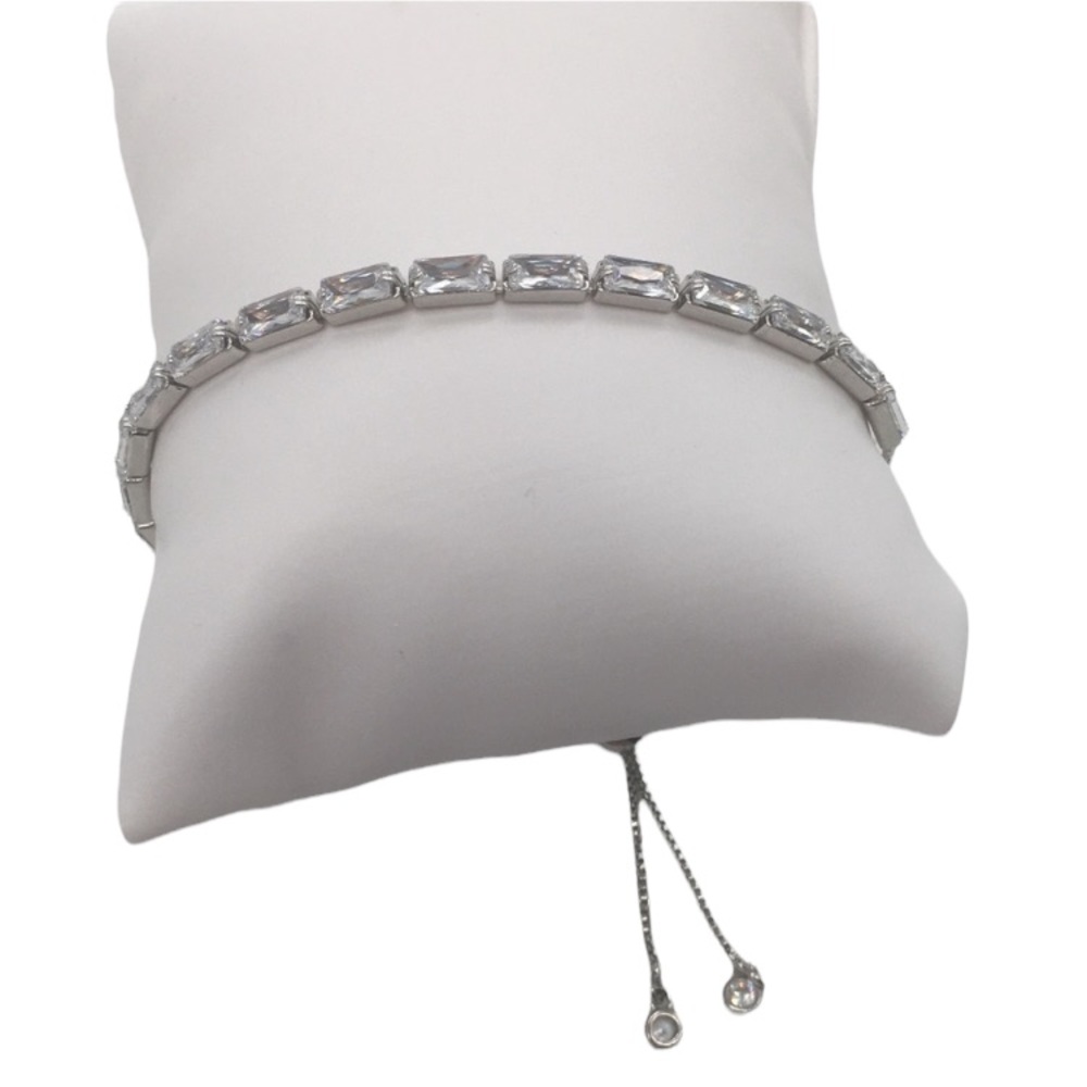 Bracelet sparkling cubic zirconia silver toned adjustable size
